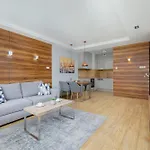 Park Mariacka Z Parkingiem By Renters