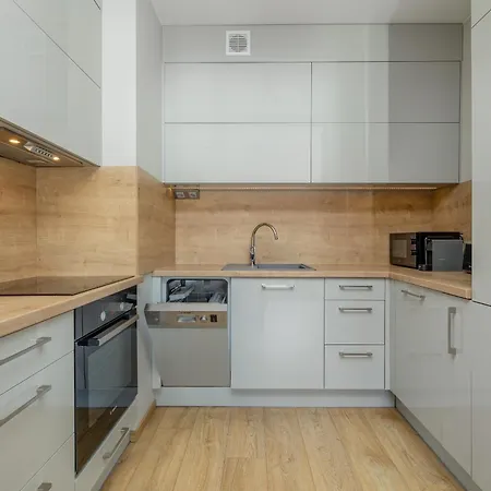 Park Mariacka Z Parkingiem By Renters *