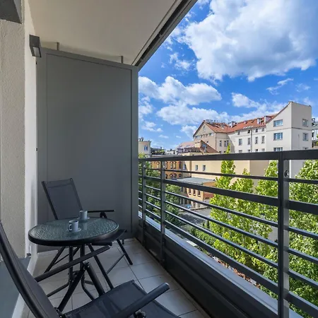 Park Mariacka Z Parkingiem By Renters