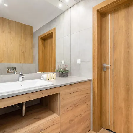 Lägenhet Park Mariacka Z Parkingiem By Renters Szczecin