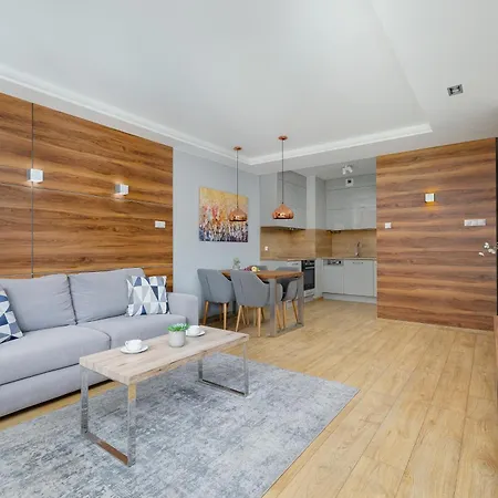 Park Mariacka Z Parkingiem By Renters