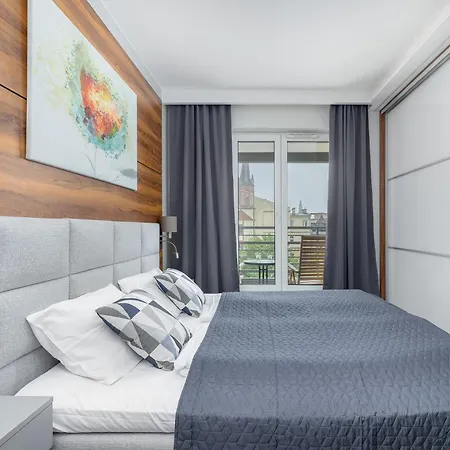 Park Mariacka Z Parkingiem By Renters *