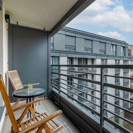 Park Mariacka Z Parkingiem By Renters