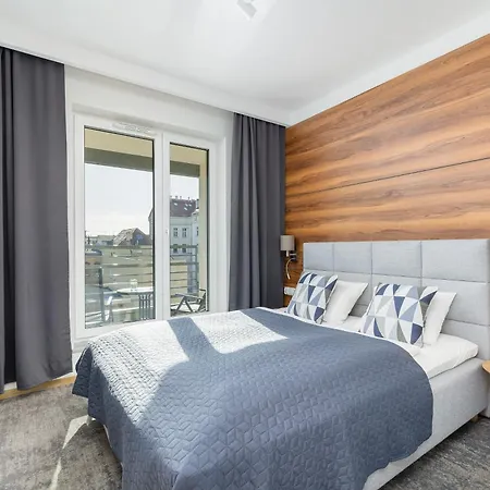 Park Mariacka Z Parkingiem By Renters Apartamento