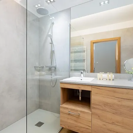 Park Mariacka Z Parkingiem By Renters Apartamento *