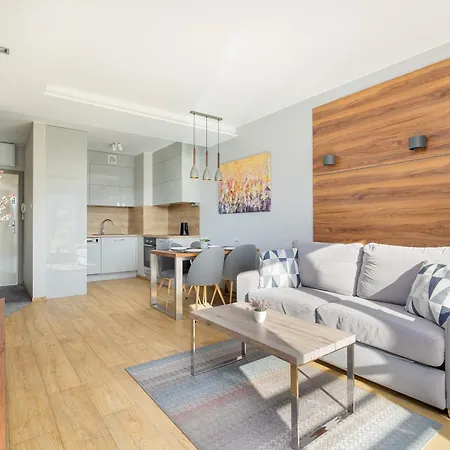 Park Mariacka Z Parkingiem By Renters