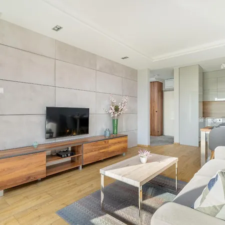 Park Mariacka Z Parkingiem By Renters Apartamento