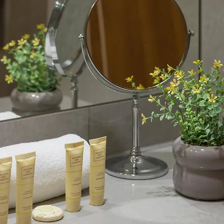 Park Mariacka Z Parkingiem By Renters *